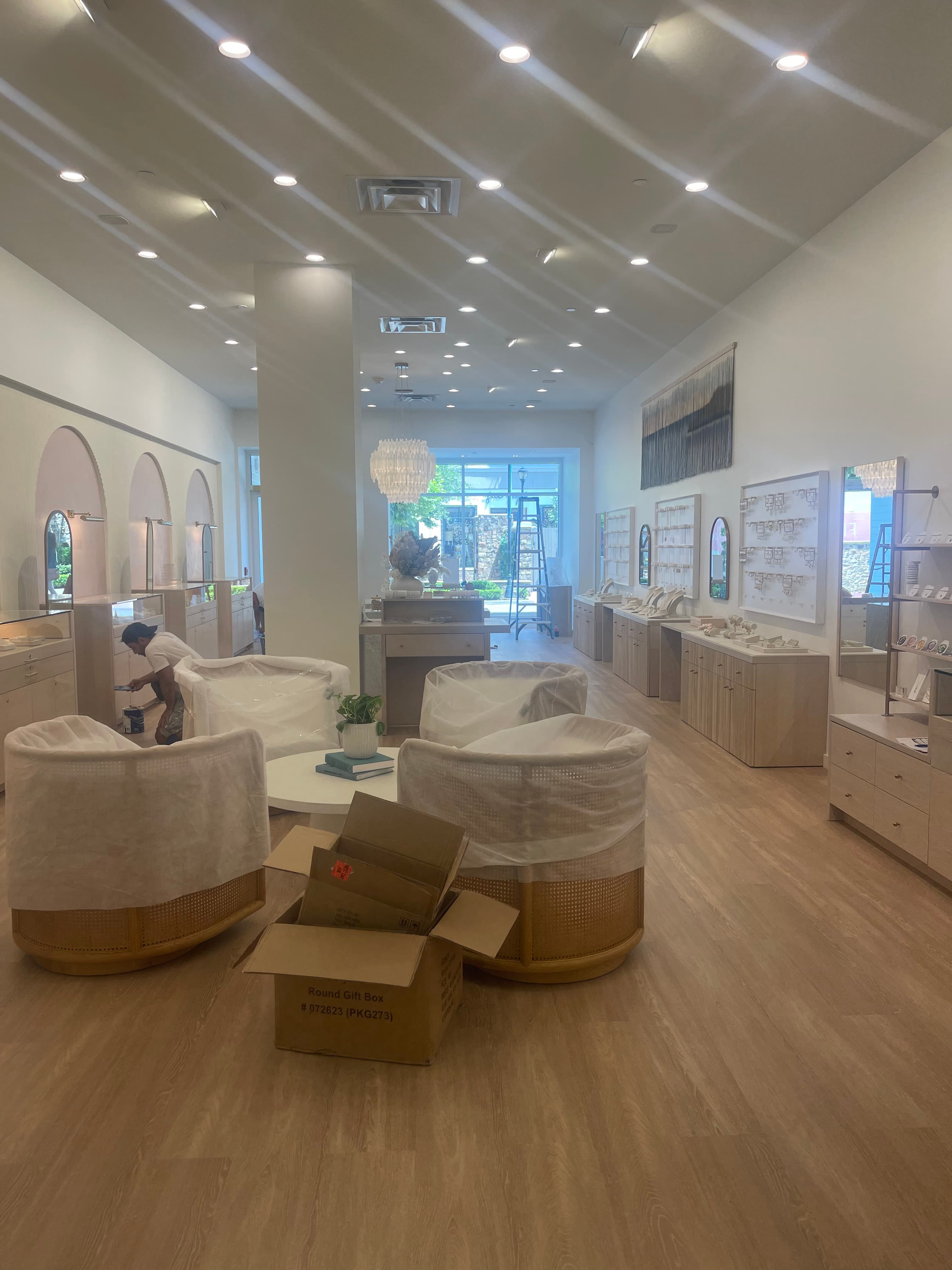 Luxury Jewelry Retail Store Interior Finish
